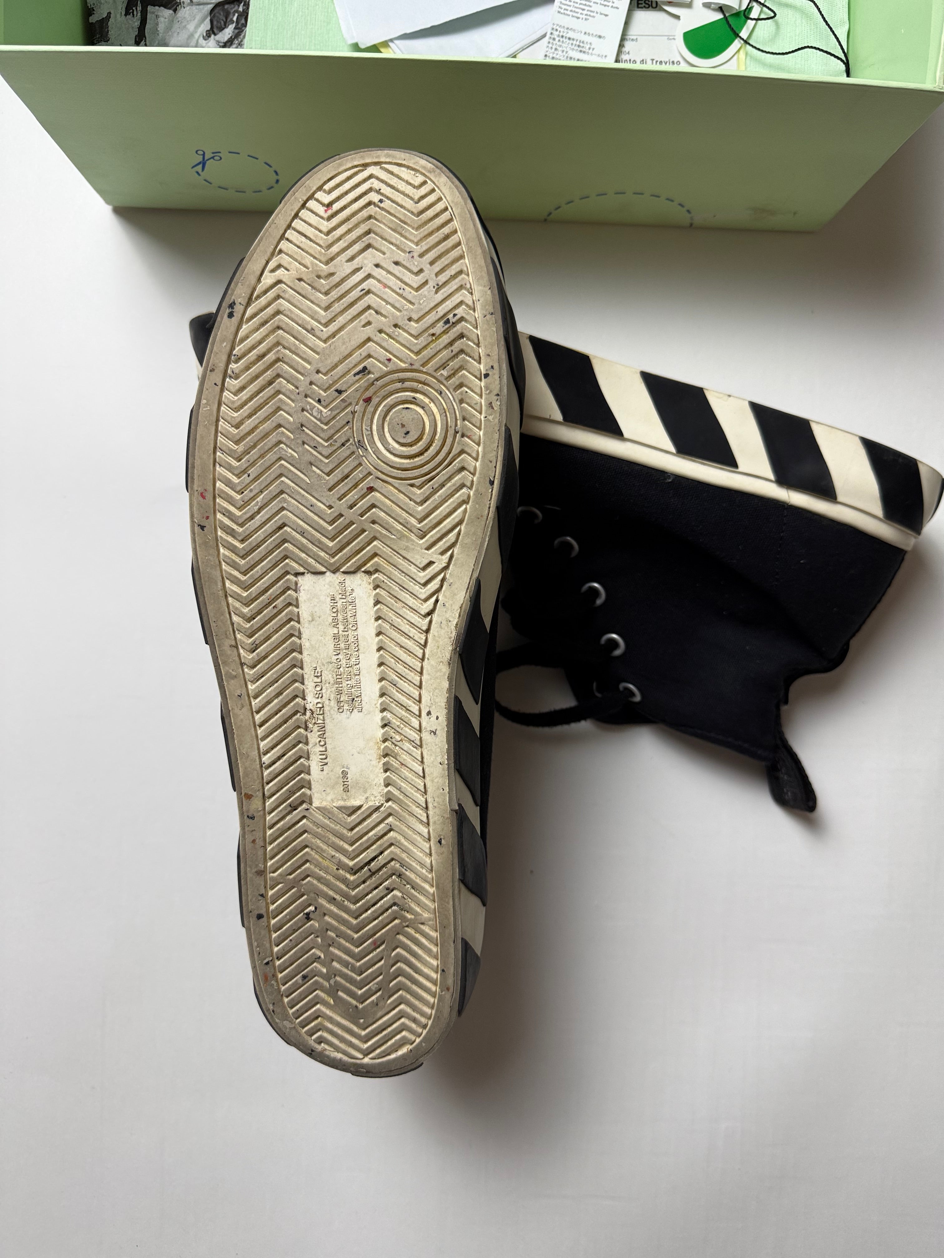 Off-White Vulcanized High Sneaker  (46)   *Használt - Kiváló