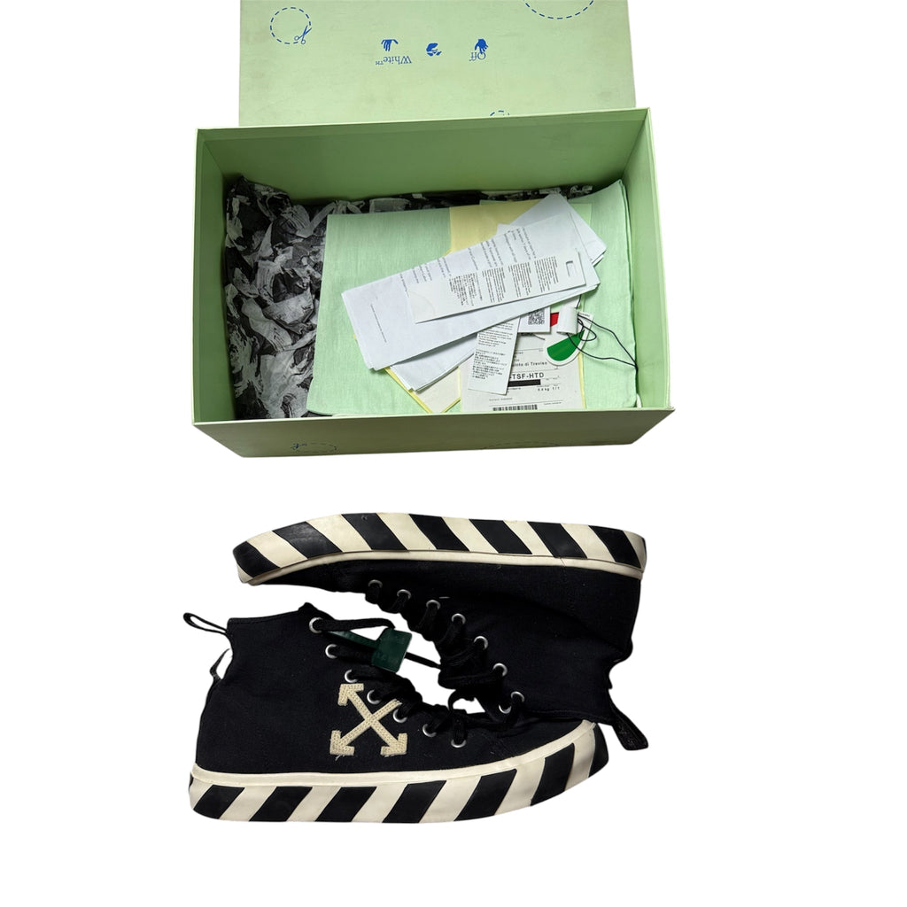 Off-White Vulcanized High Sneaker  (46)   *Használt - Kiváló