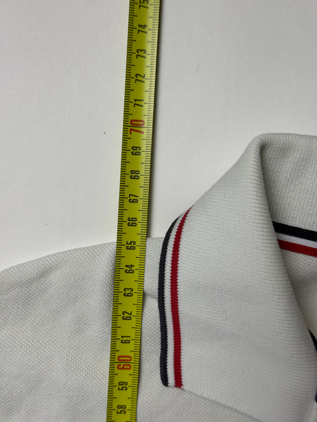 Moncler weißes Poloshirt (XL)      Gebraucht - Ausgezeichnet