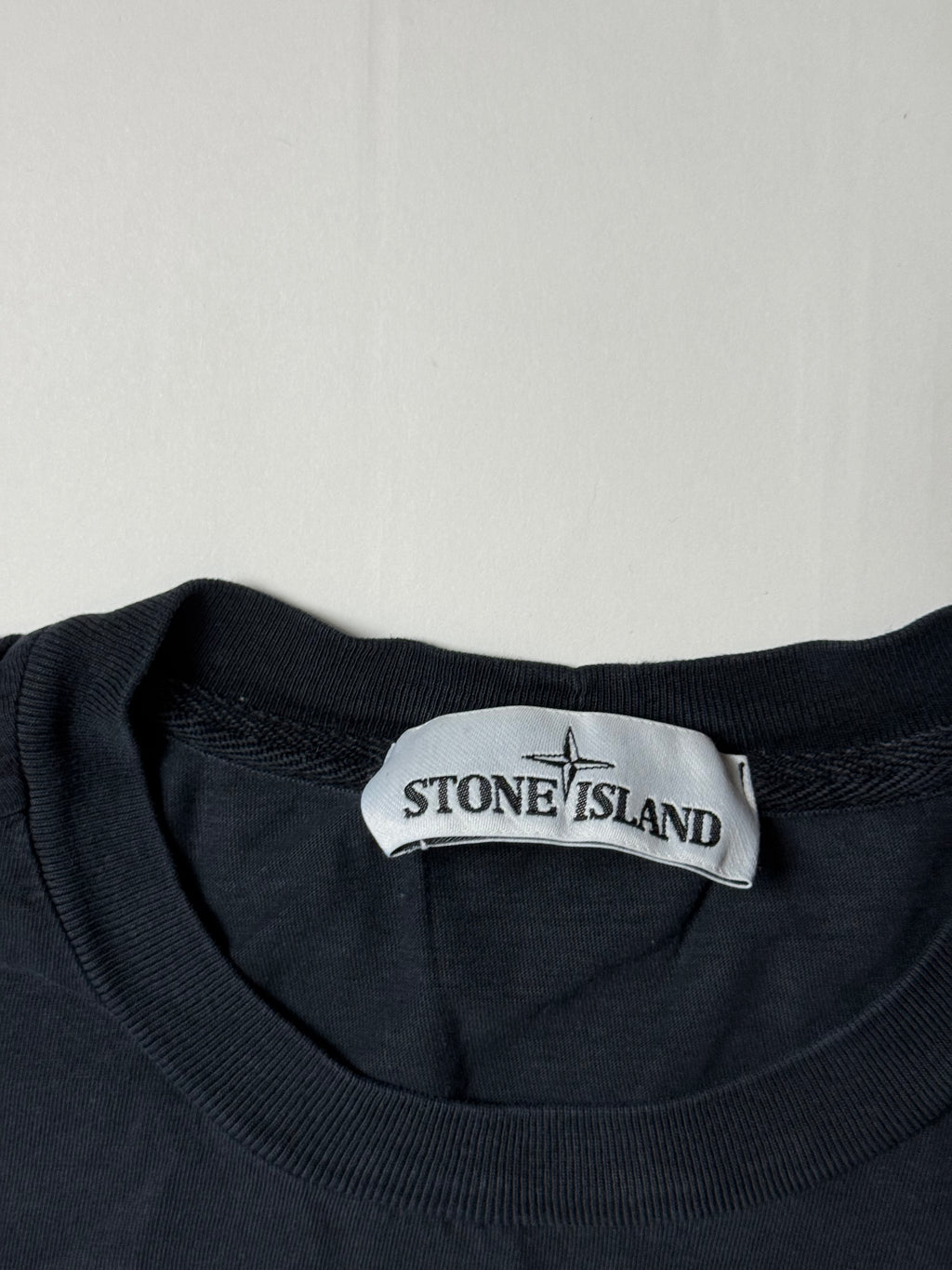 Stone Island Schwarzes T-Shirt (S) *Gebraucht - Ausgezeichneter Zustand