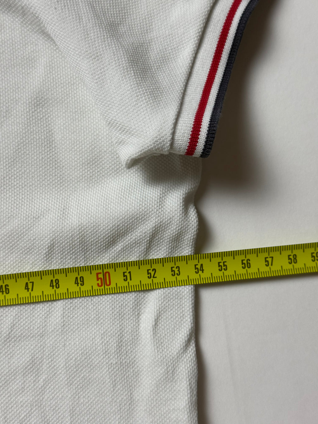 Moncler weißes Poloshirt (XL)      Gebraucht - Ausgezeichnet